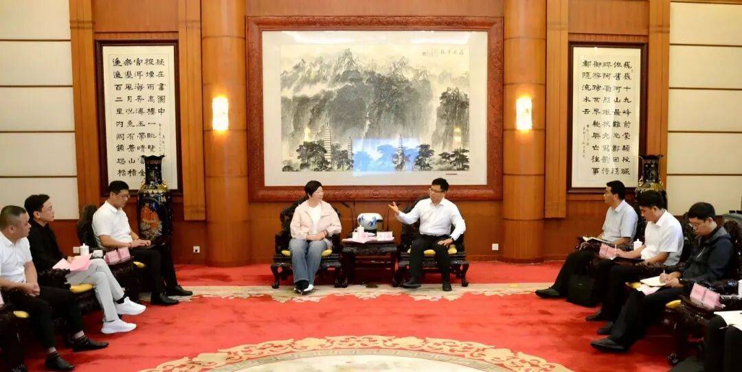 球形沉浸式, 谈会