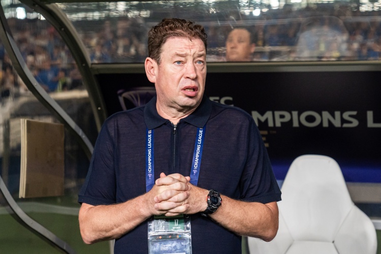 极其出色的, 那么在全队, 在我队当中